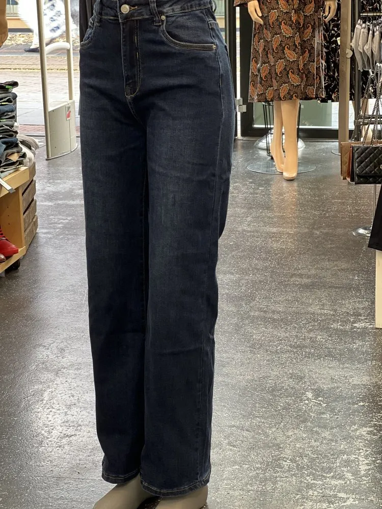 Wide leg denim 587